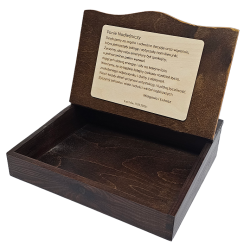 Sekretarzyk  zdobiony z grawerem